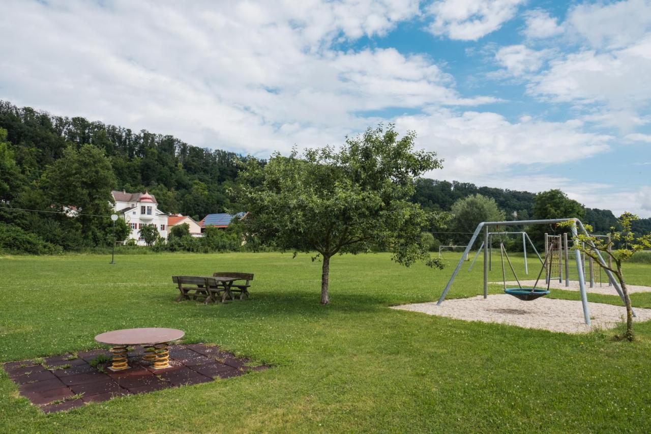 Historische Wohnung Mit Gehobenem Ambiente Walting Luaran gambar